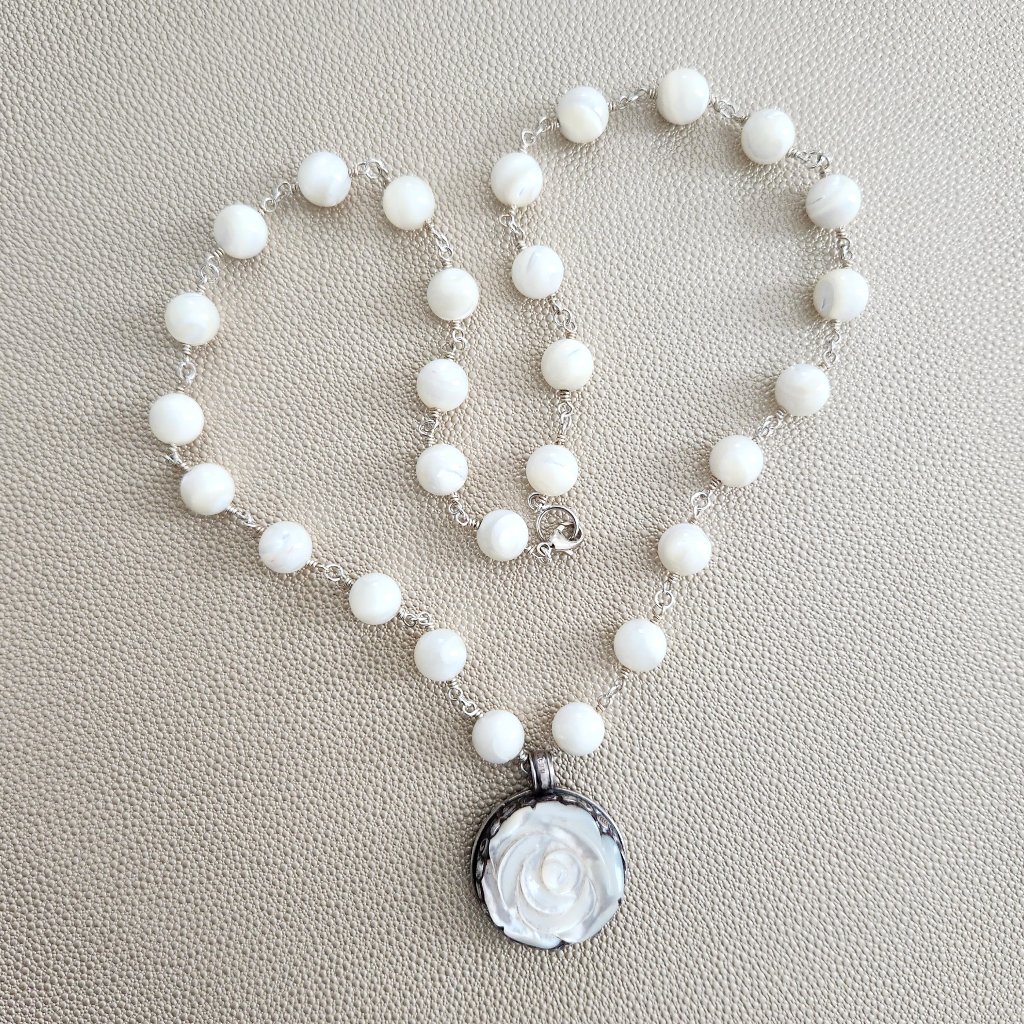 Mother Of Pearl Necklace W/ Rose Pendant--24